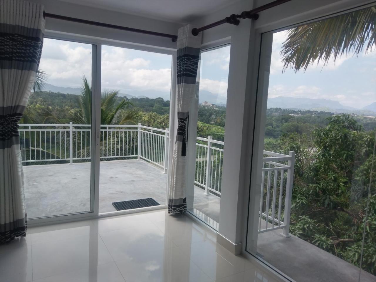 Mahaweli View Inn Kandy Extérieur photo