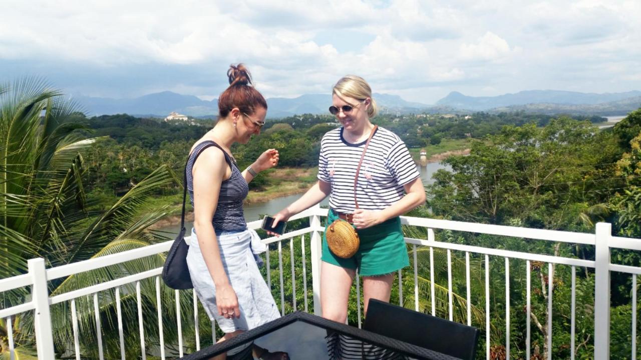 Mahaweli View Inn Kandy Extérieur photo